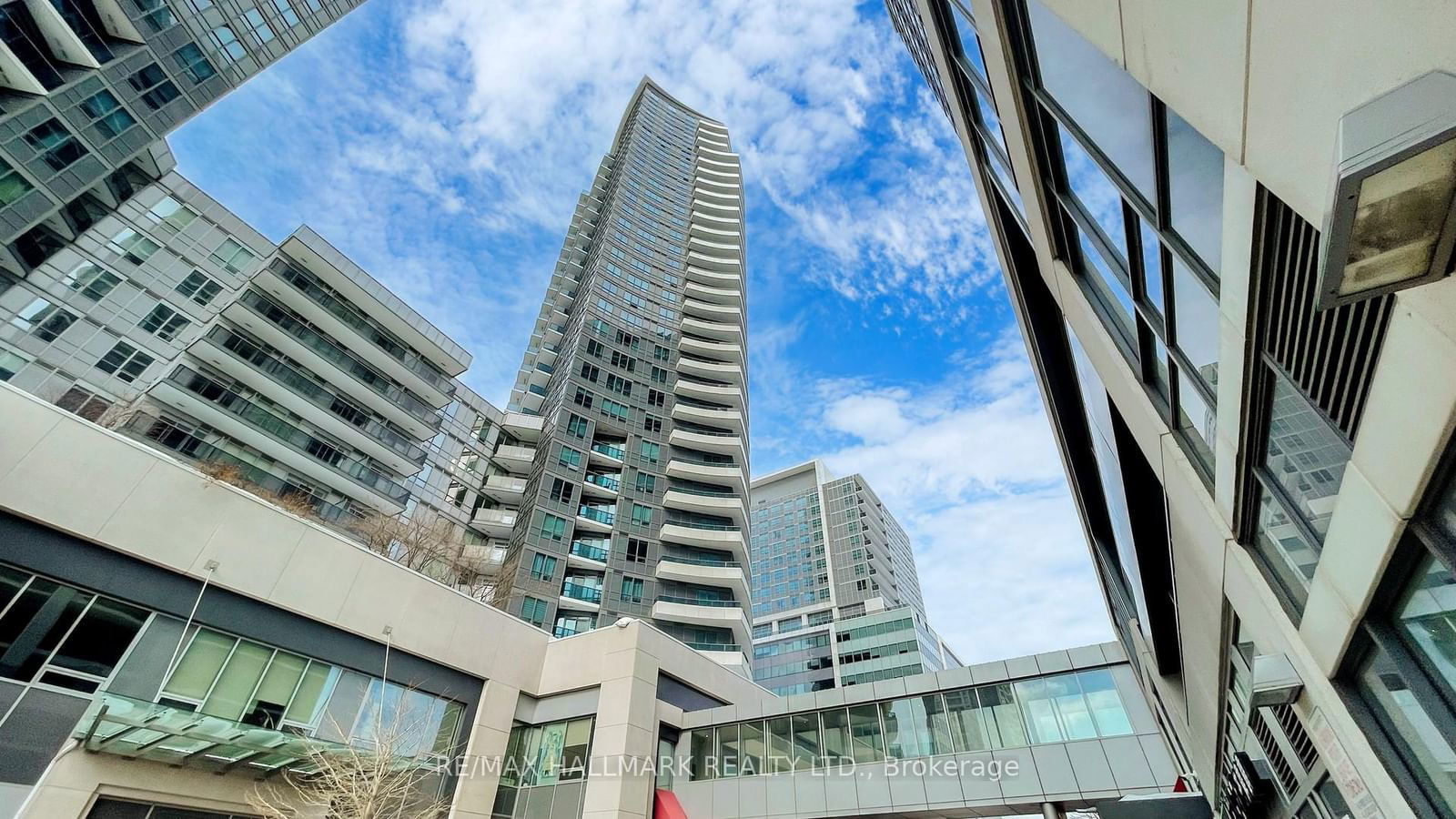 7171 Yonge St, unit 1005 for sale