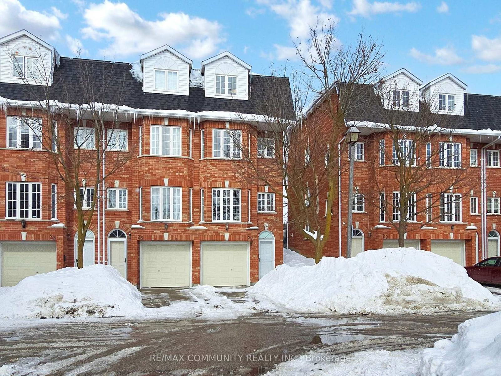 Bethune Way Townhouses, Markham, Toronto