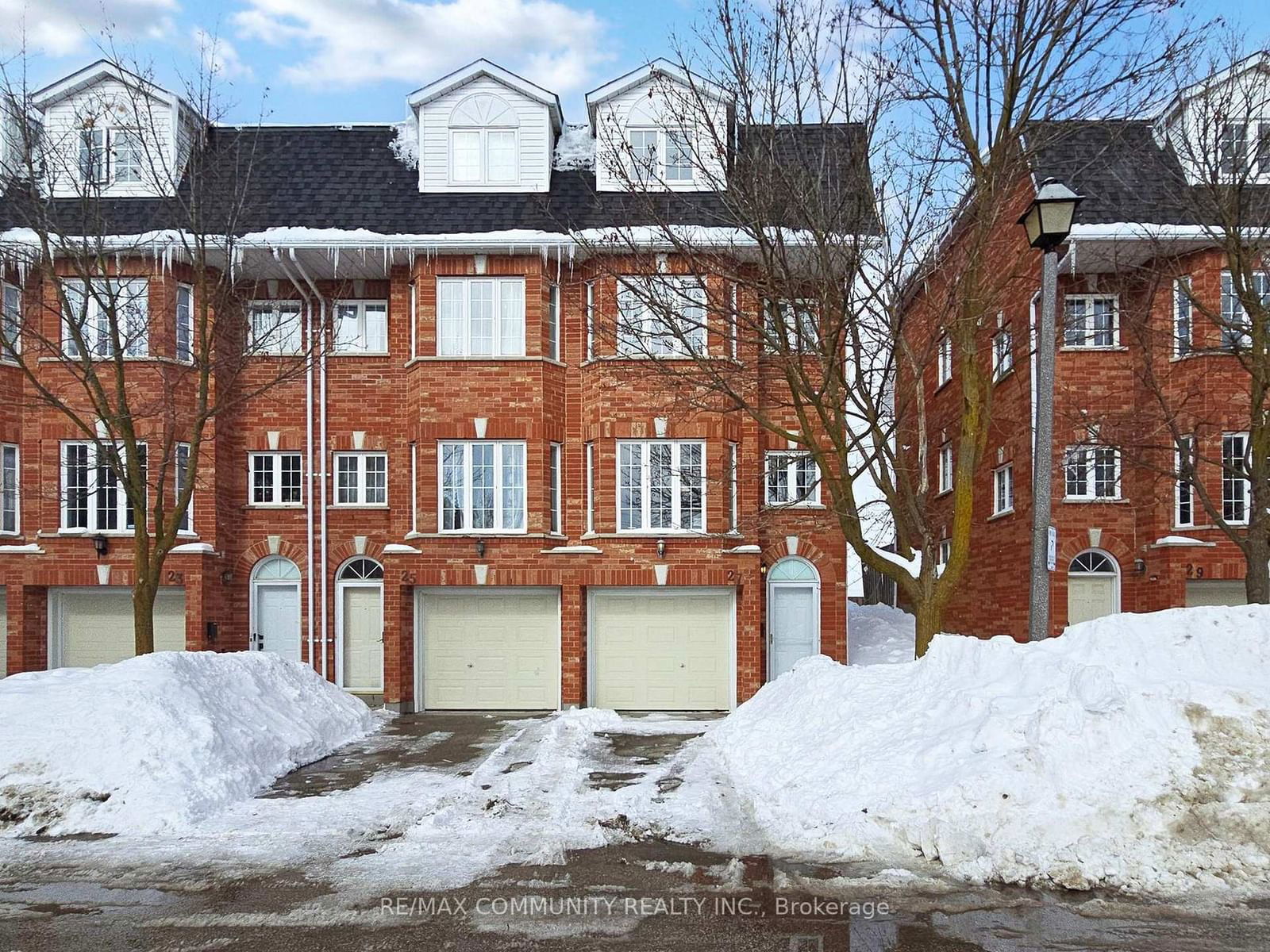 Bethune Way Townhouses, Markham, Toronto