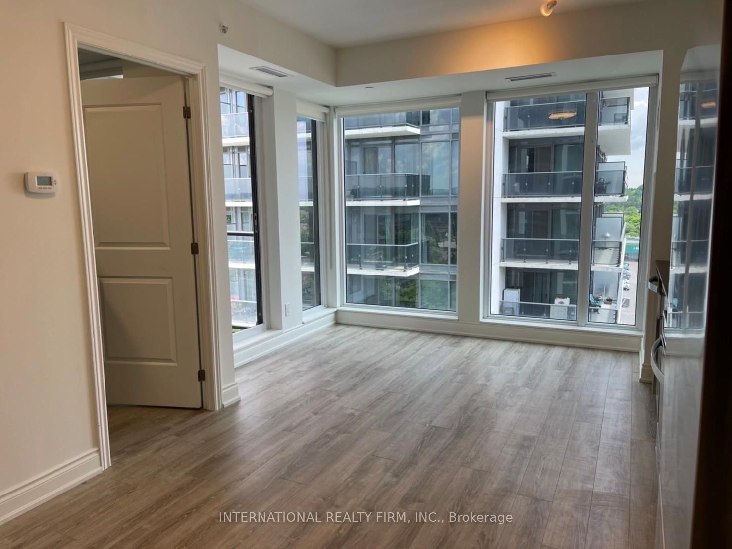 9618 Yonge St, unit 1009 for rent