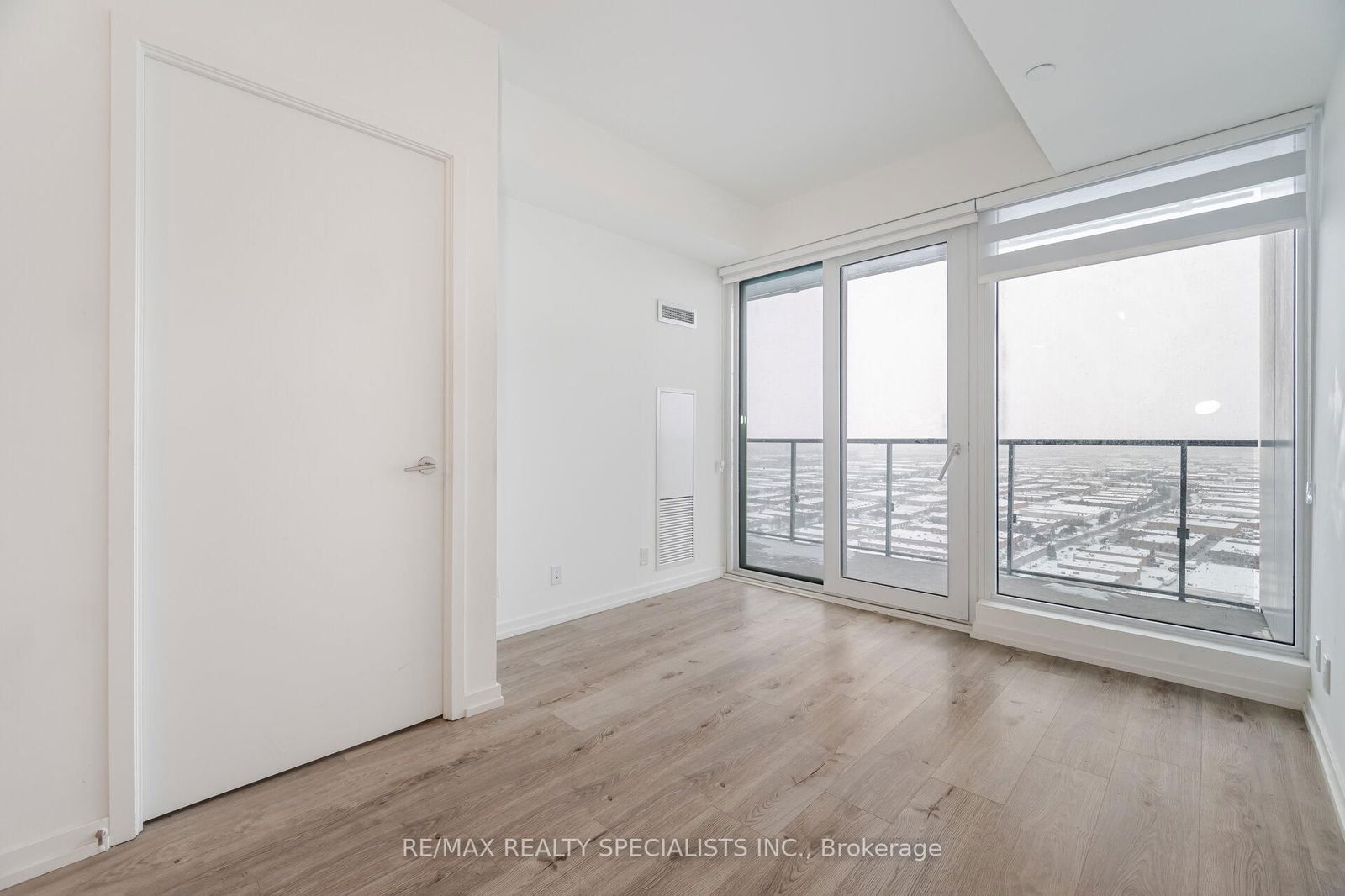 7890 Jane St, unit 3707 for sale