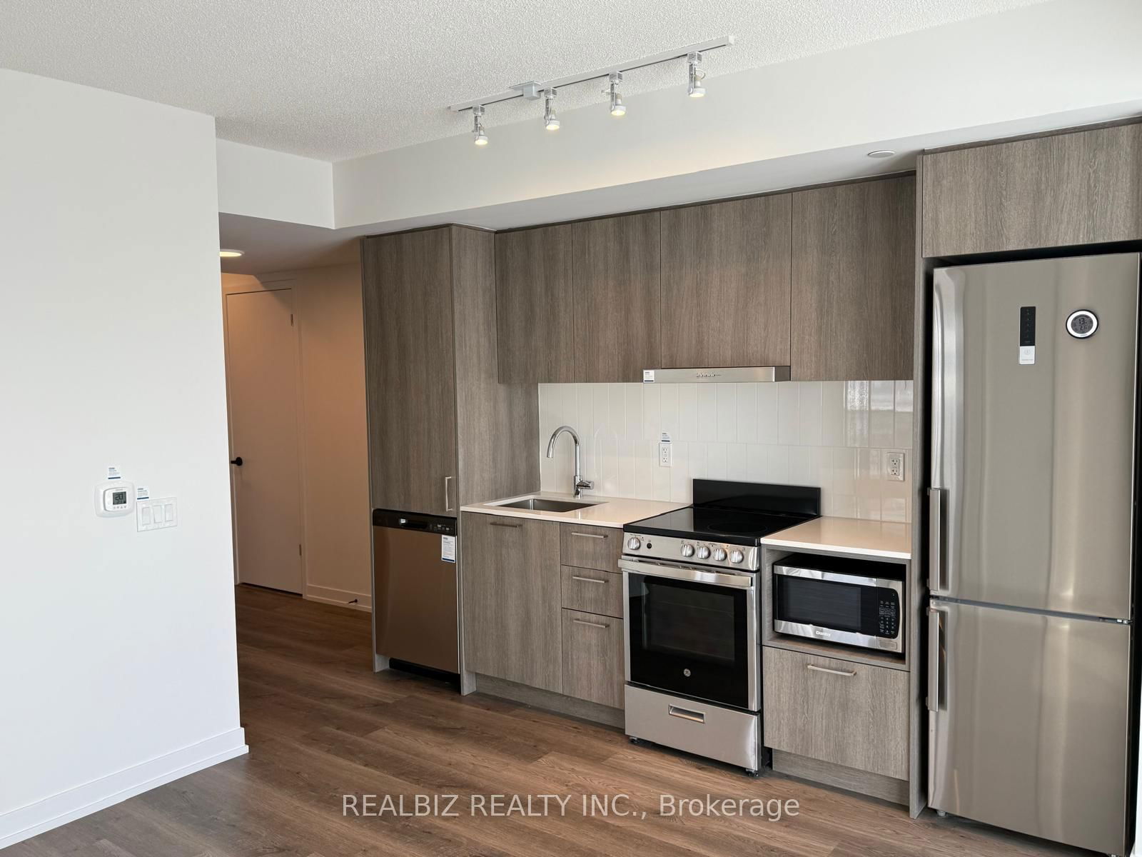 195 Commerce St, unit 2311 for rent