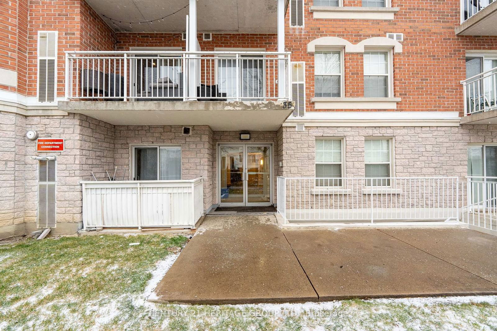 35 Hunt Ave, unit 401 for sale