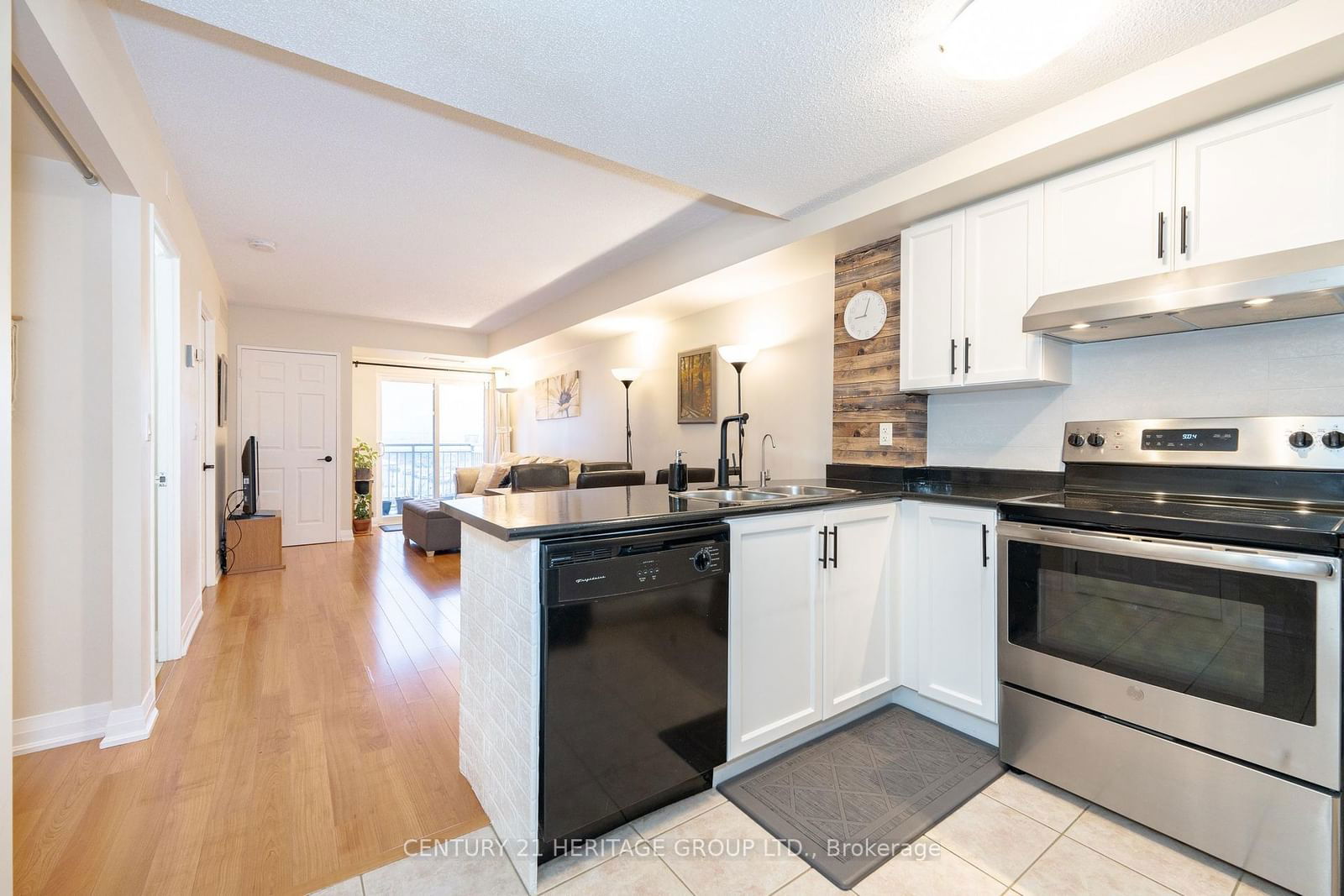 35 Hunt Ave, unit 401 for sale