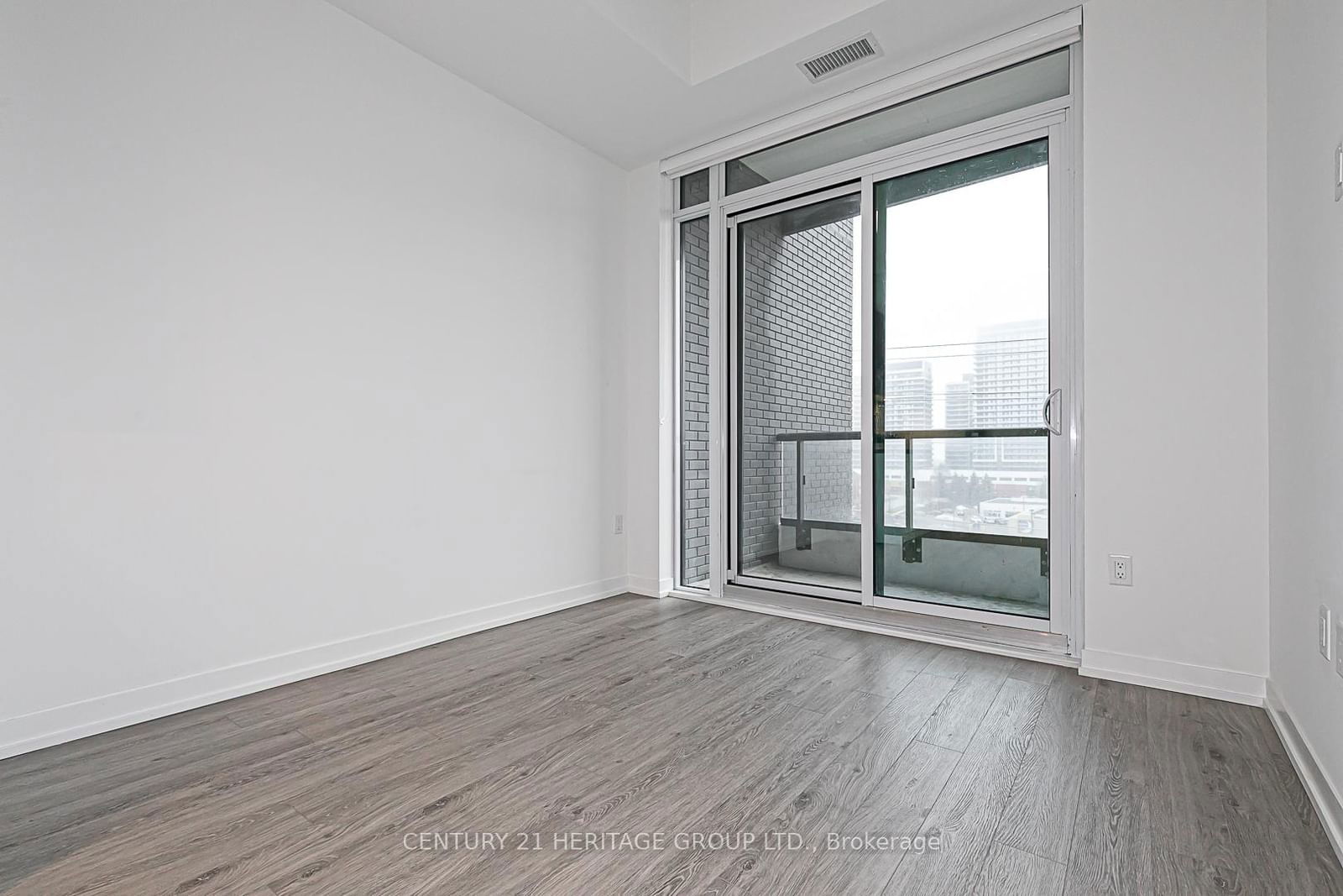 8868 Yonge St, unit 712E for rent