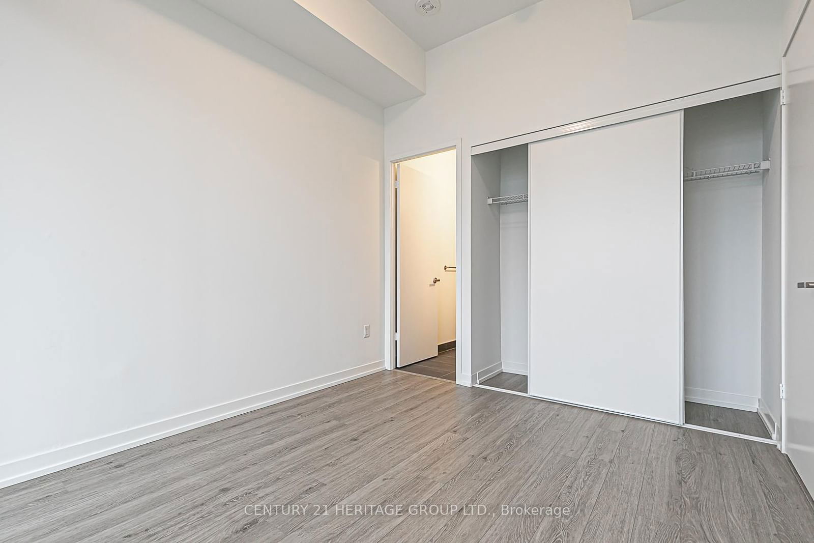 8868 Yonge St, unit 712E for rent