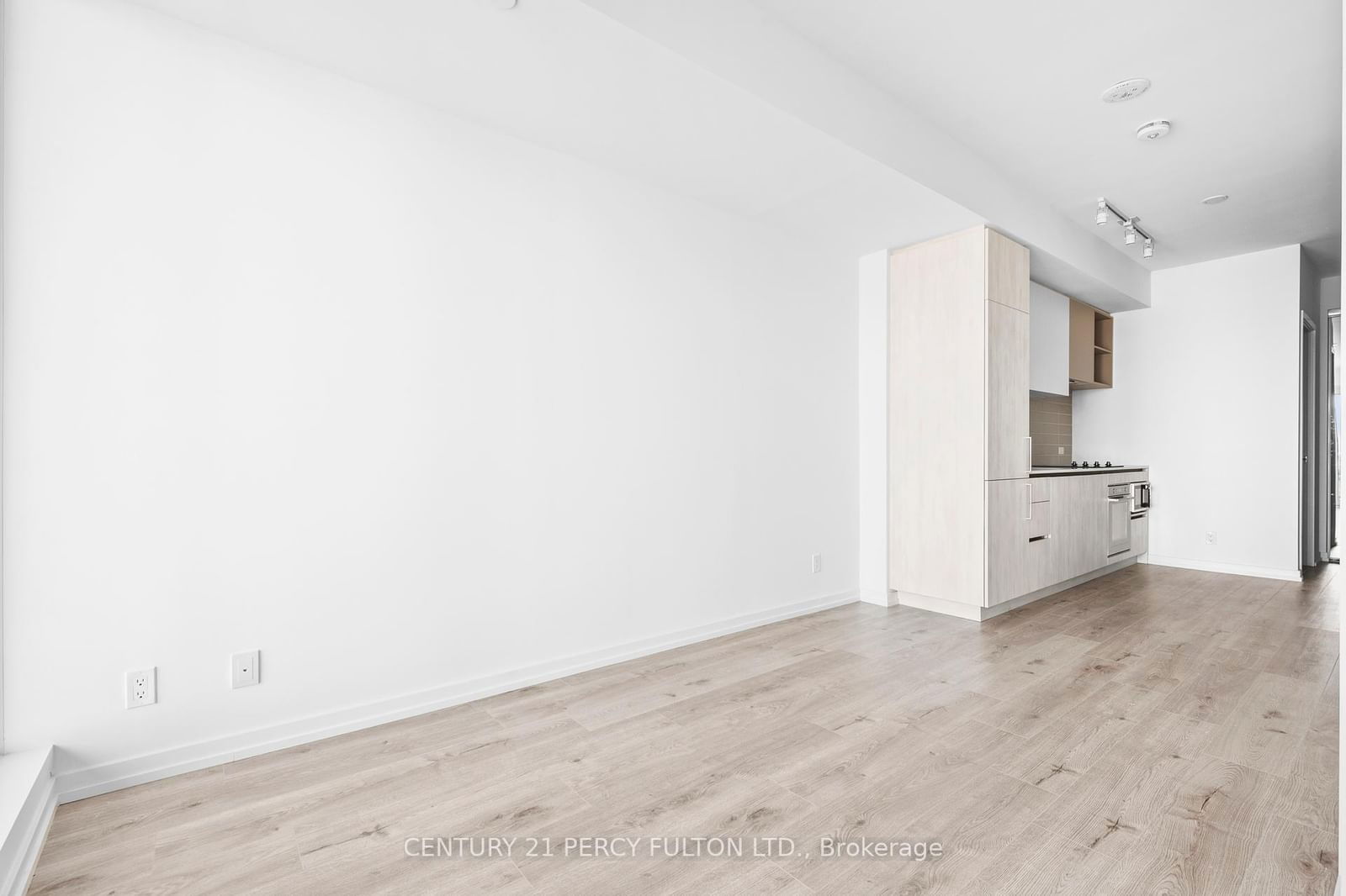 7890 Jane St, unit 4207 for rent