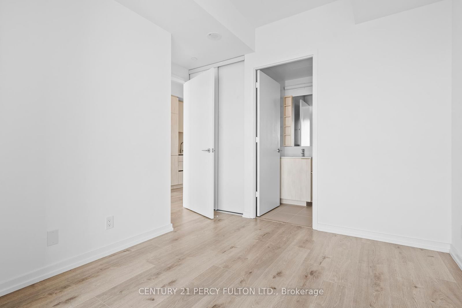 7890 Jane St, unit 4207 for rent