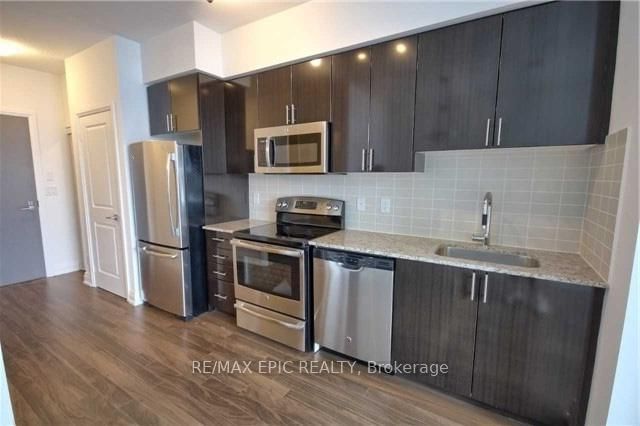 7165 Yonge St, unit Ph03 for rent