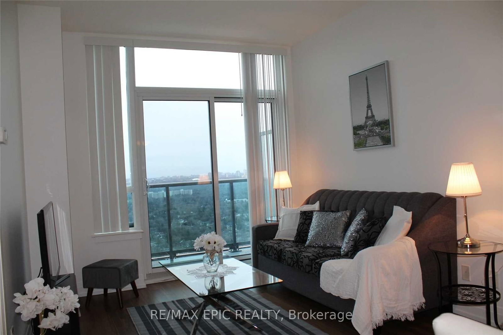 7165 Yonge St, unit Ph03 for rent