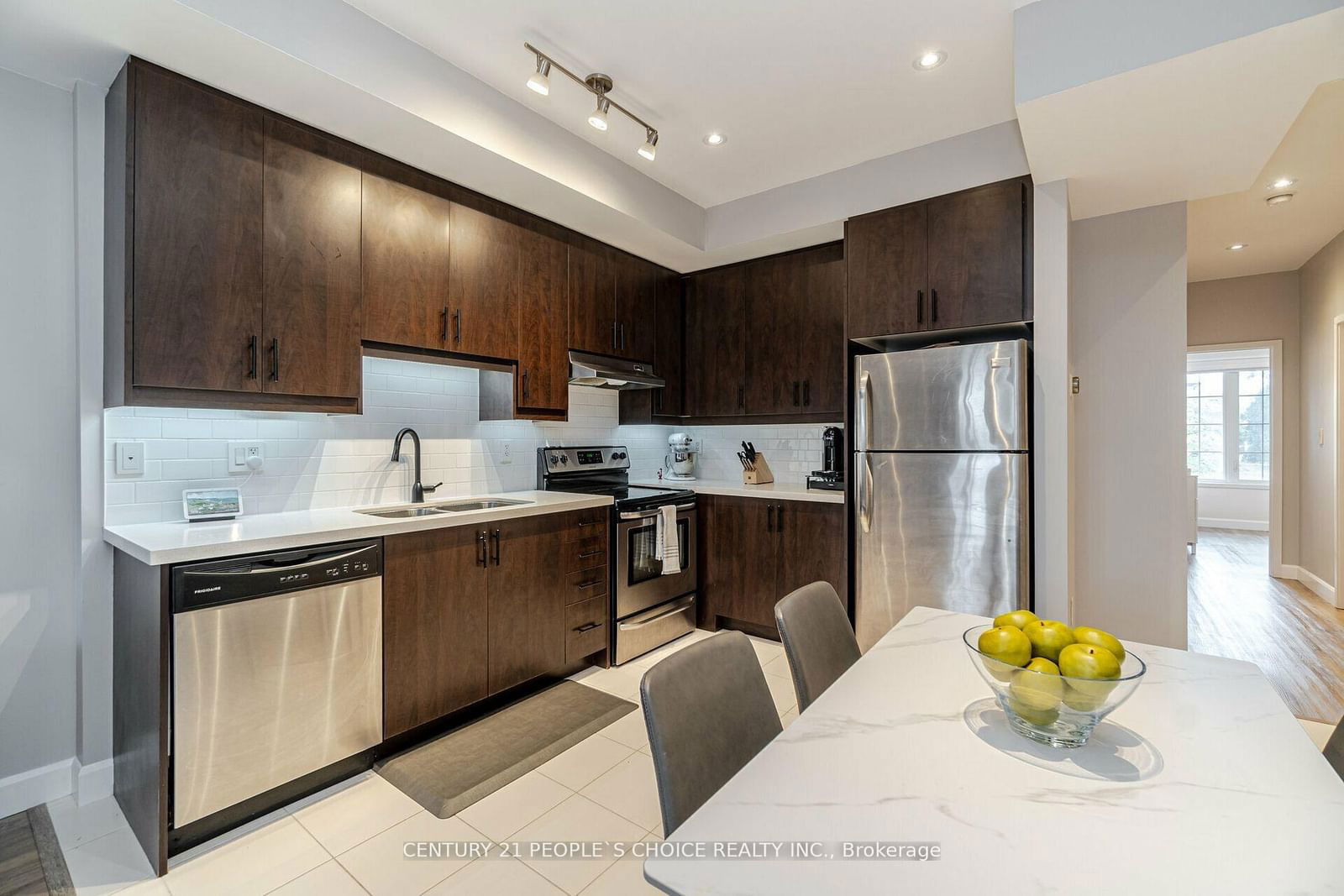 26 bruce St, unit D12 for sale