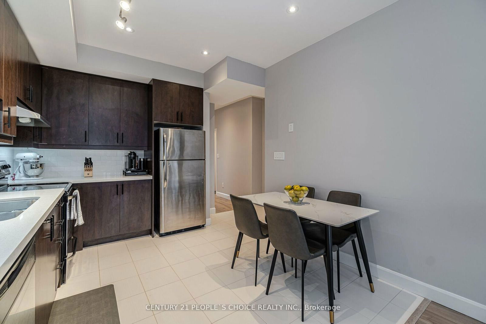 26 bruce St, unit D12 for sale