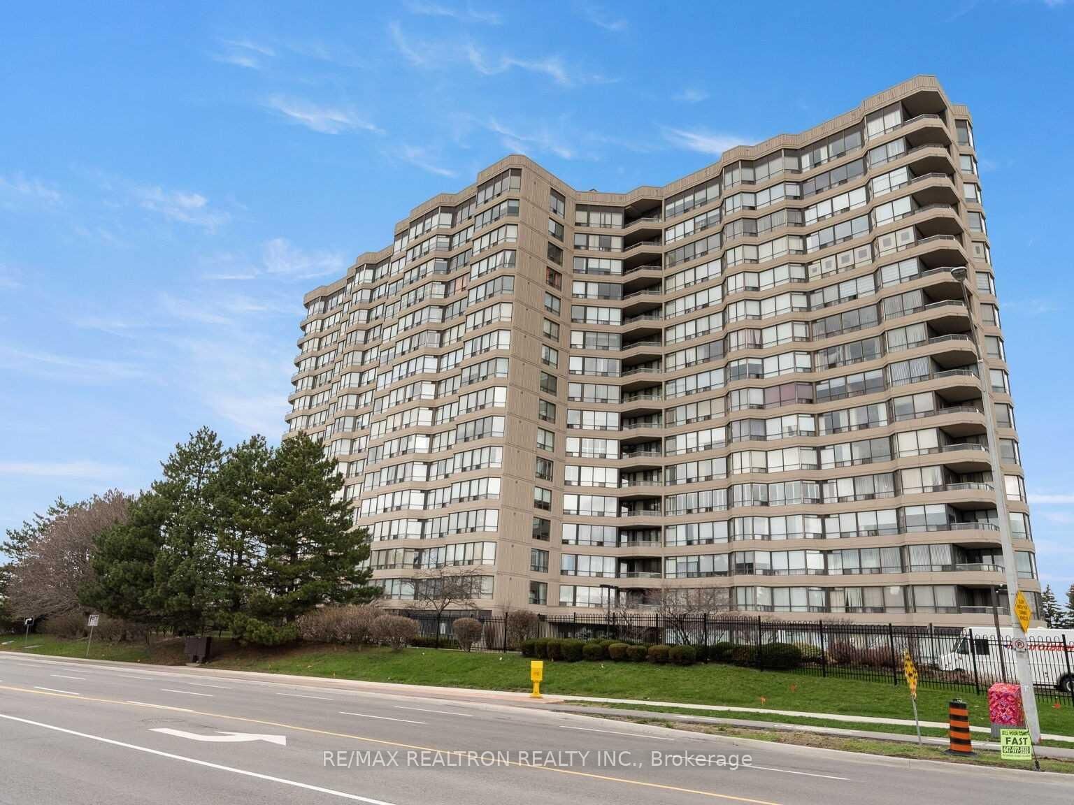 7420 Bathurst St, unit 802 for rent