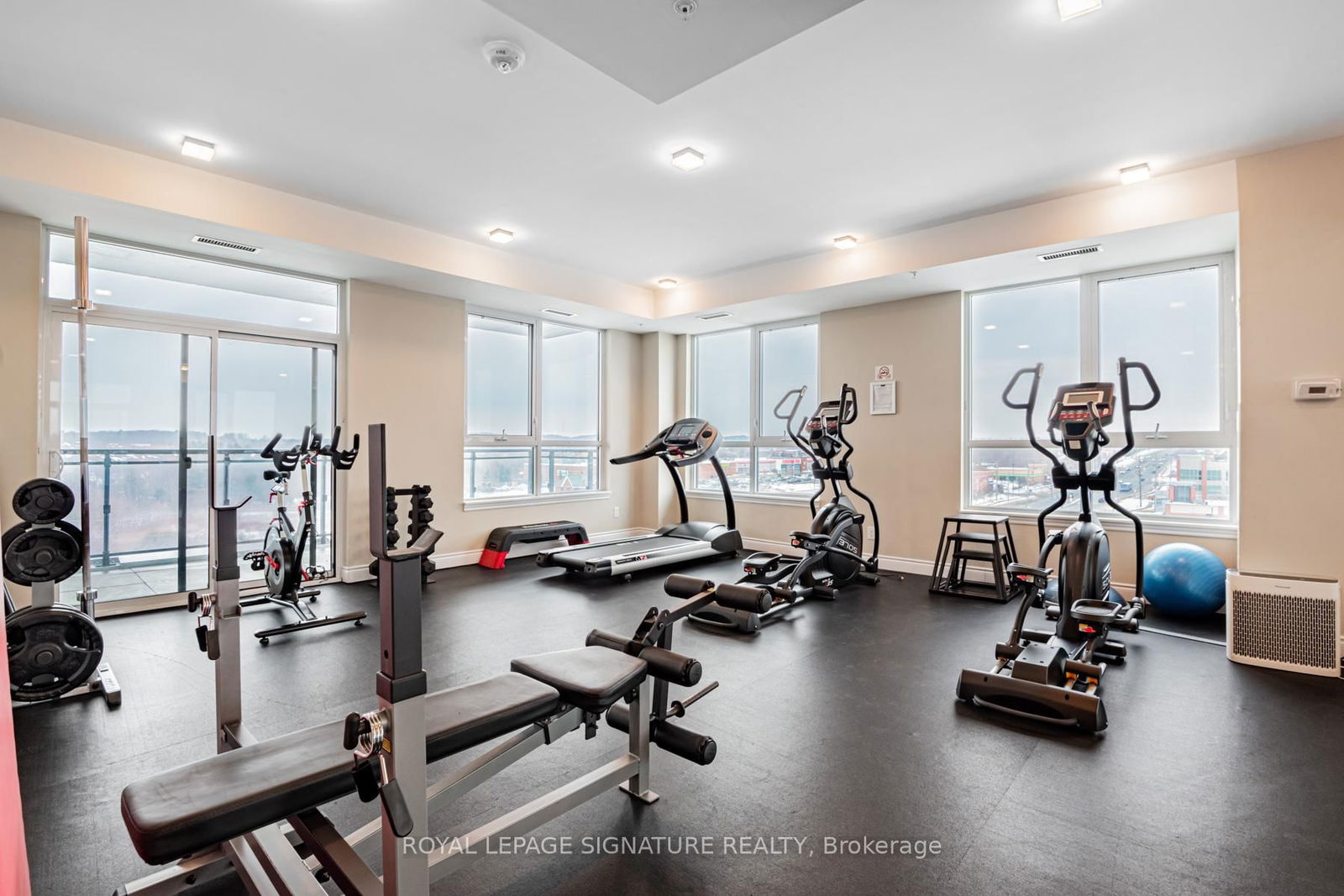 11611 Yonge St, unit 620 for sale