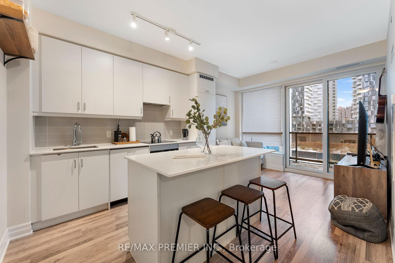 9075 Jane St, unit 403 for rent