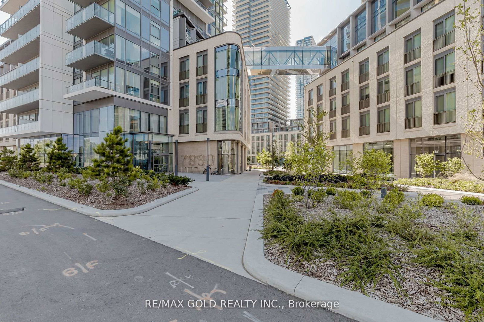 7890 Jane St, unit PH 11 for rent