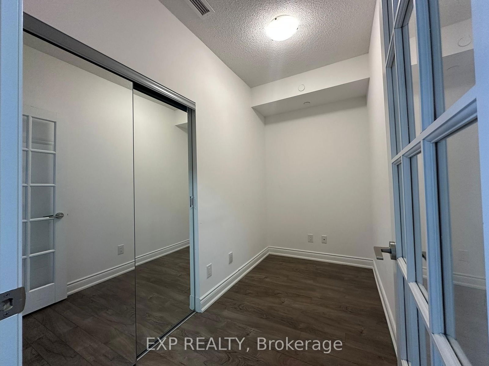 325 South Park Rd, unit 809 for rent