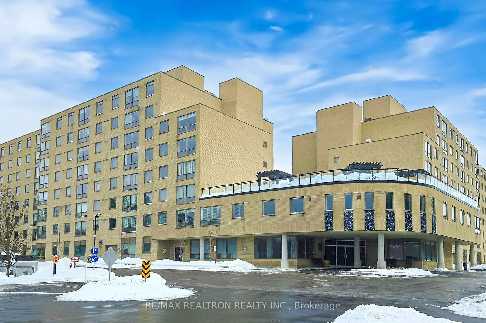 Mackenzie Square Condos, Richmond Hill, Toronto