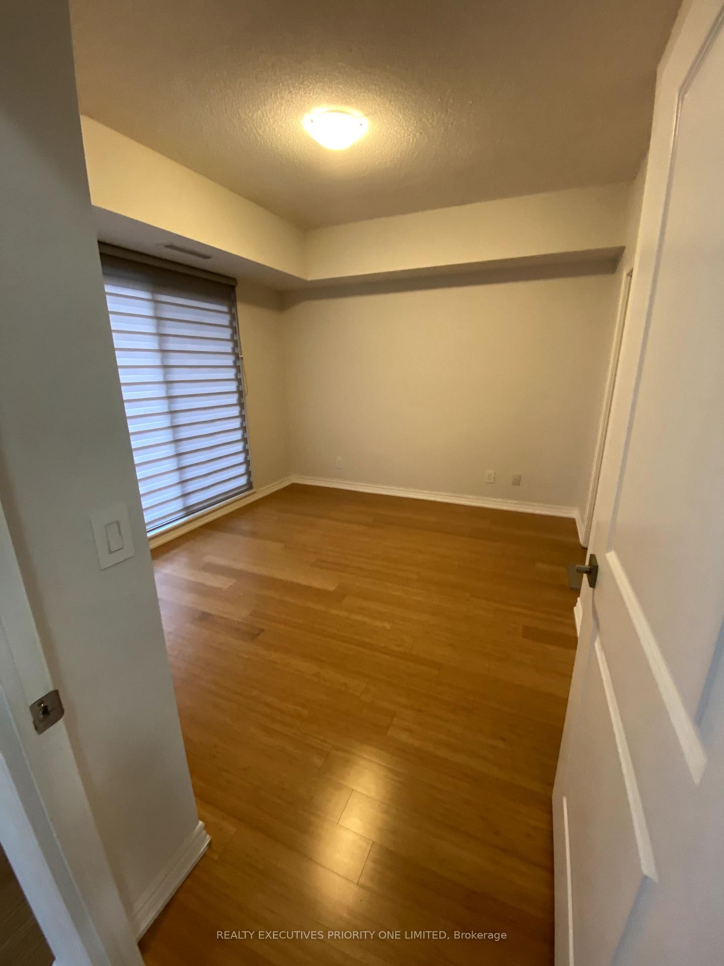 7730 kipling Ave, unit 801 for rent