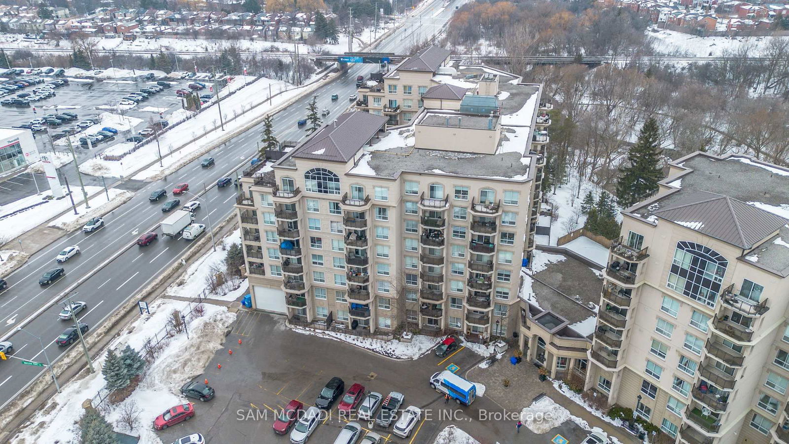 8 Maison Parc Crt, unit 303 for sale