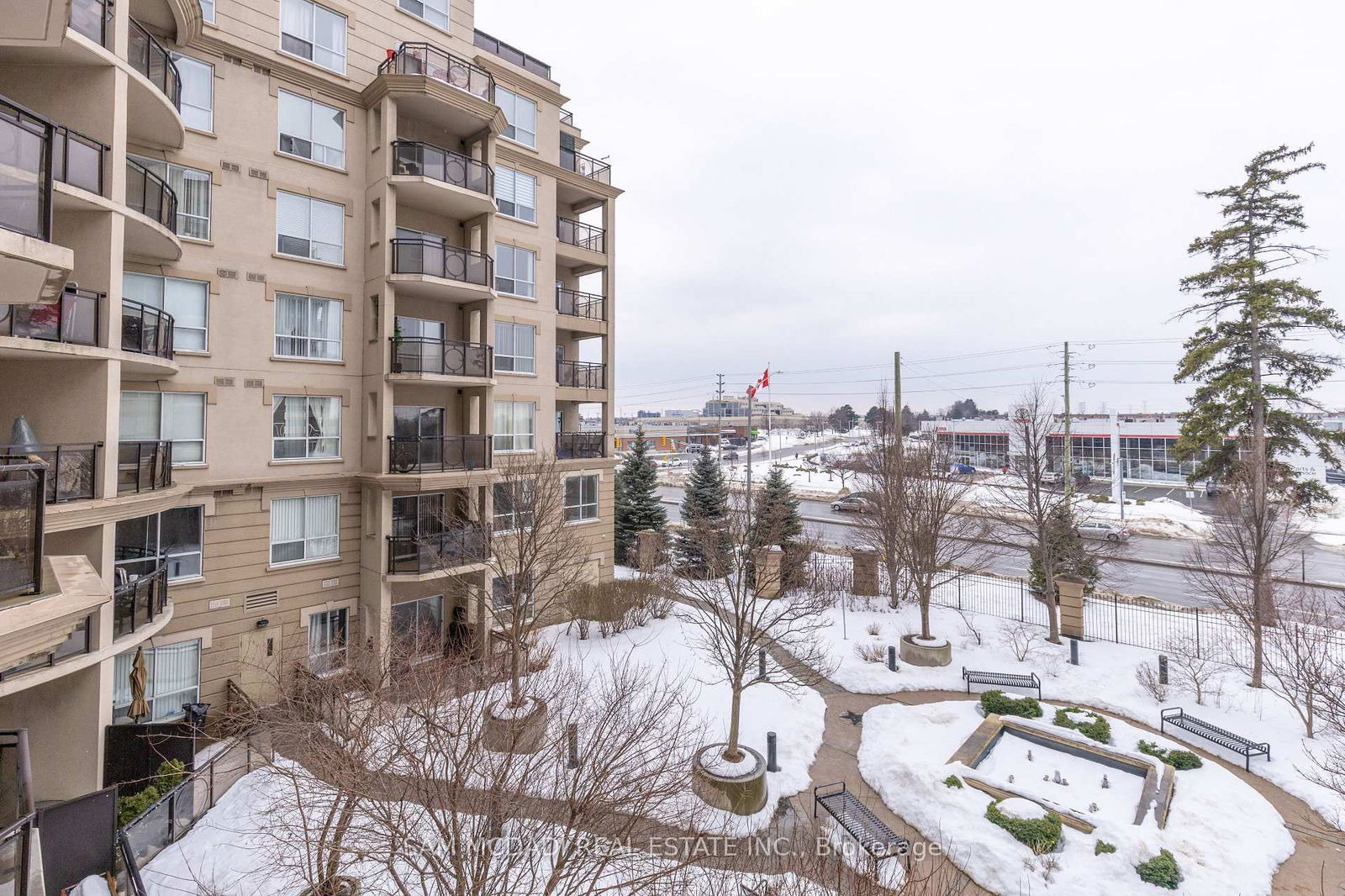 8 Maison Parc Crt, unit 303 for sale