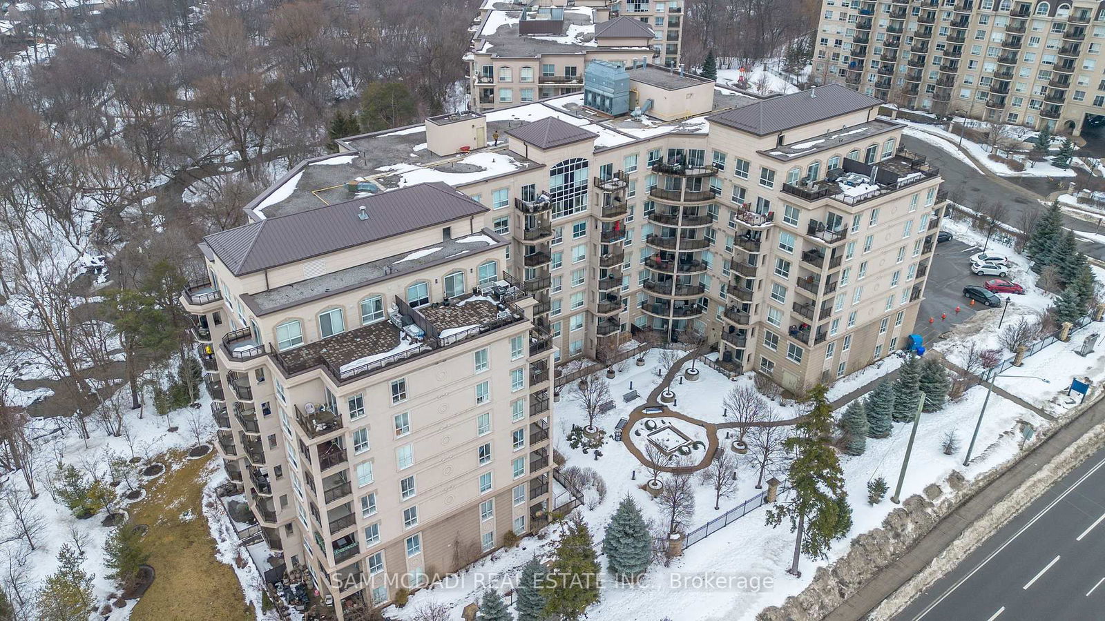 8 Maison Parc Crt, unit 303 for sale