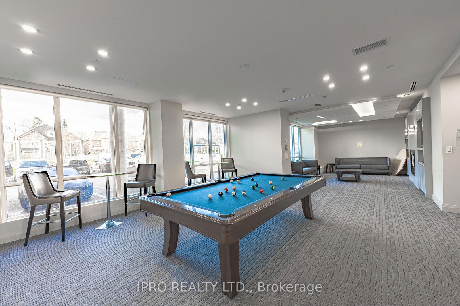 9088 Yonge St, unit 205 for sale