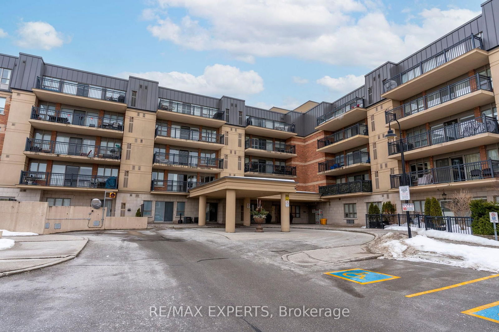 Highlands of Woodbridge Condos, Vaughan, Toronto