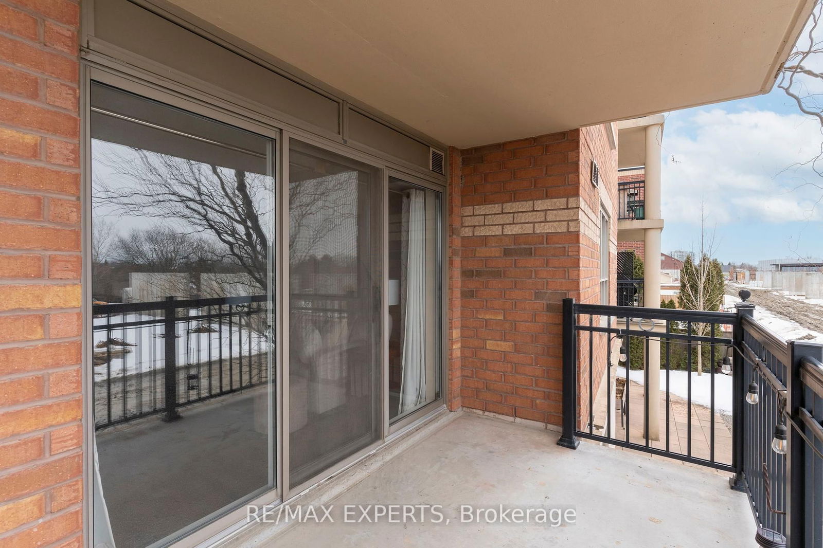 8026 Kipling Ave, unit 212 for sale