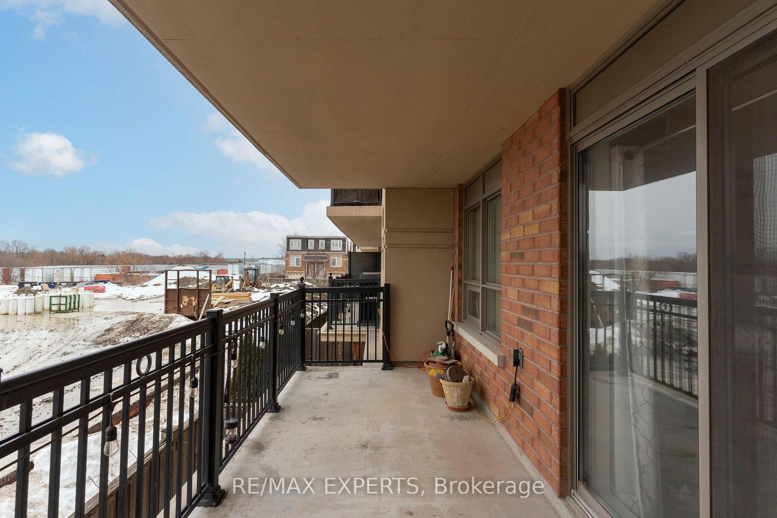 8026 Kipling Ave, unit 212 for sale