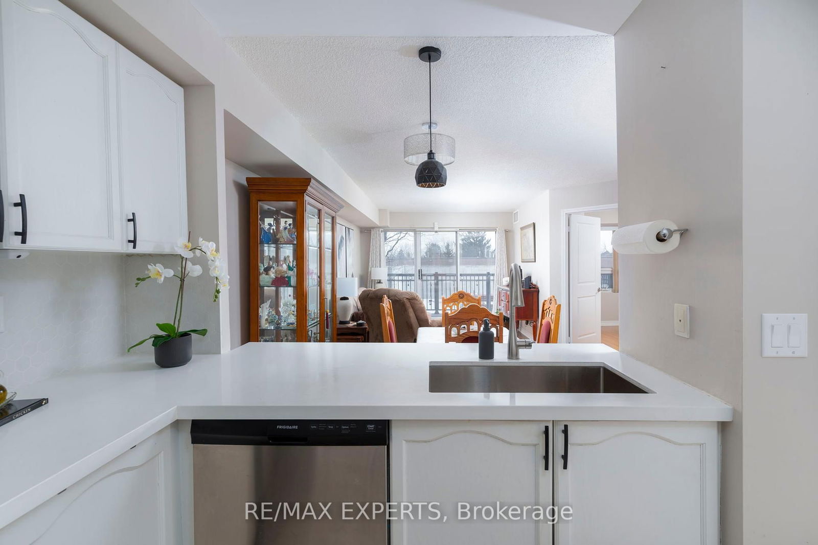 8026 Kipling Ave, unit 212 for sale