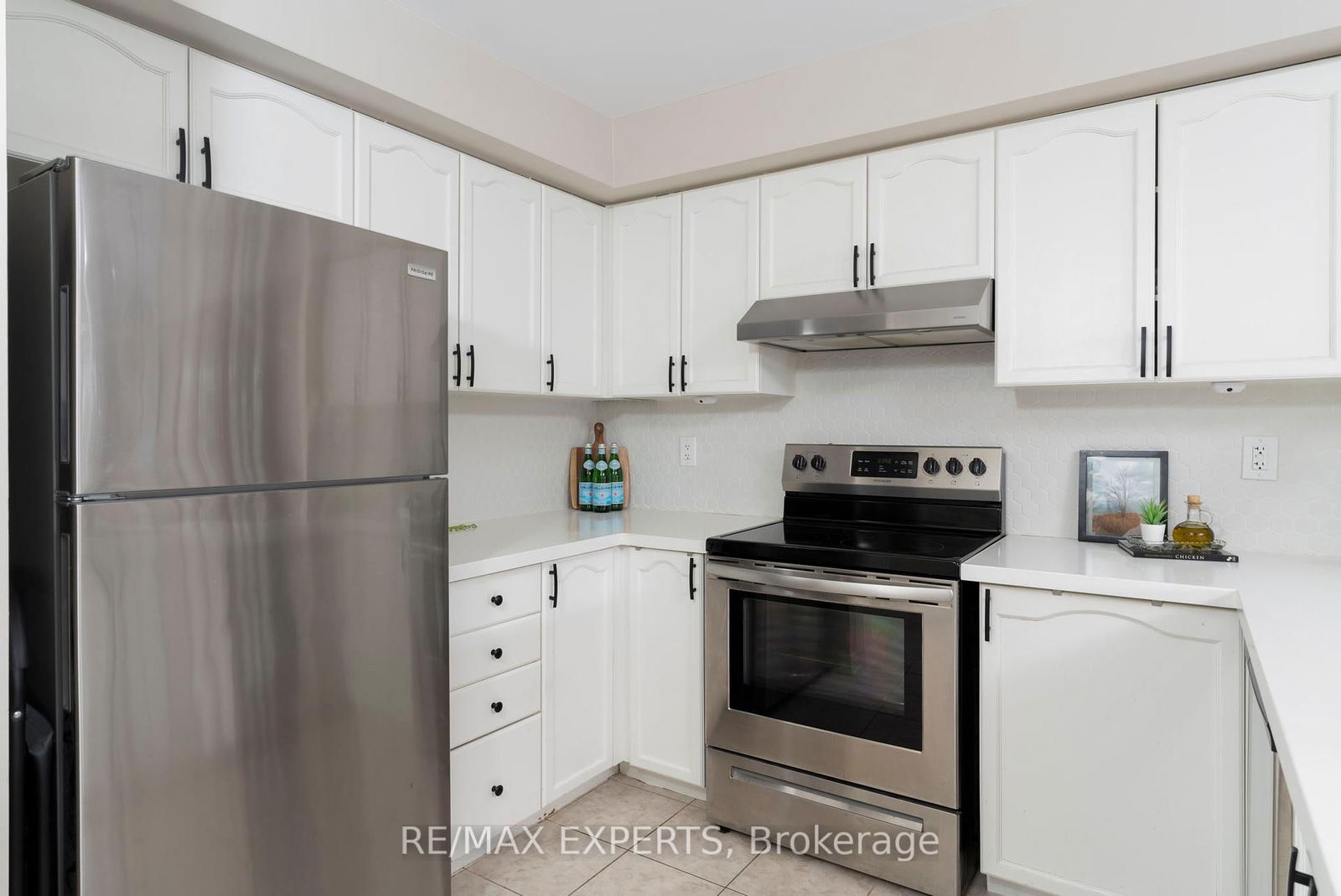 8026 Kipling Ave, unit 212 for sale