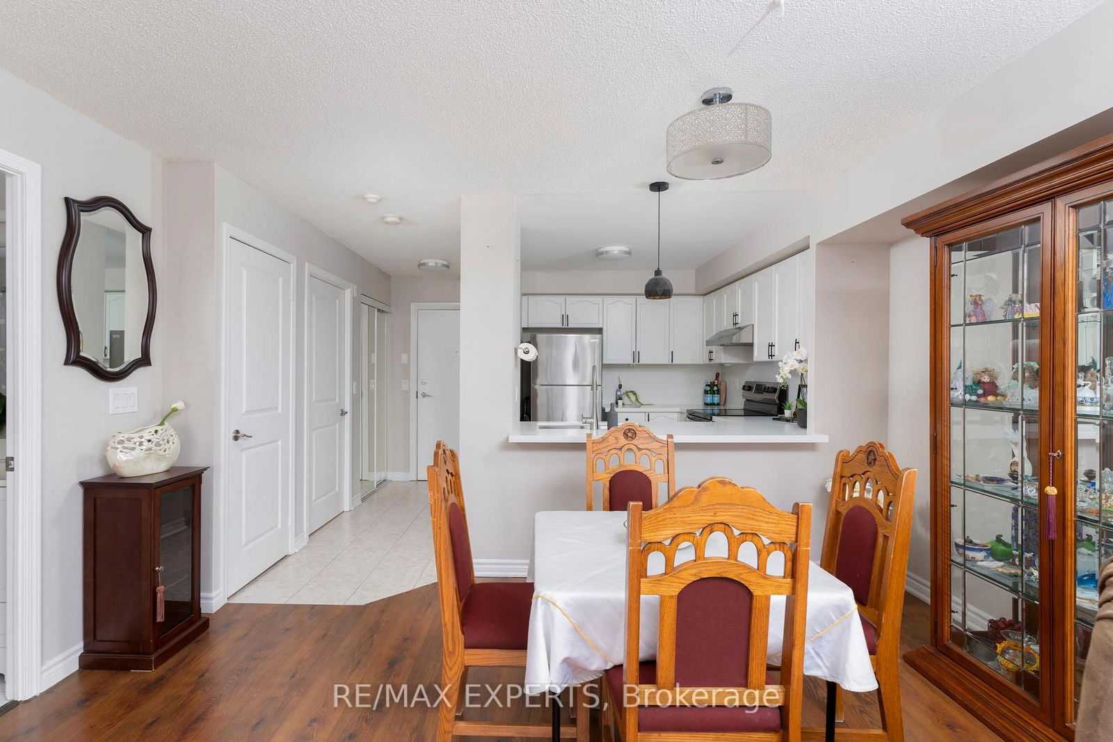 8026 Kipling Ave, unit 212 for sale