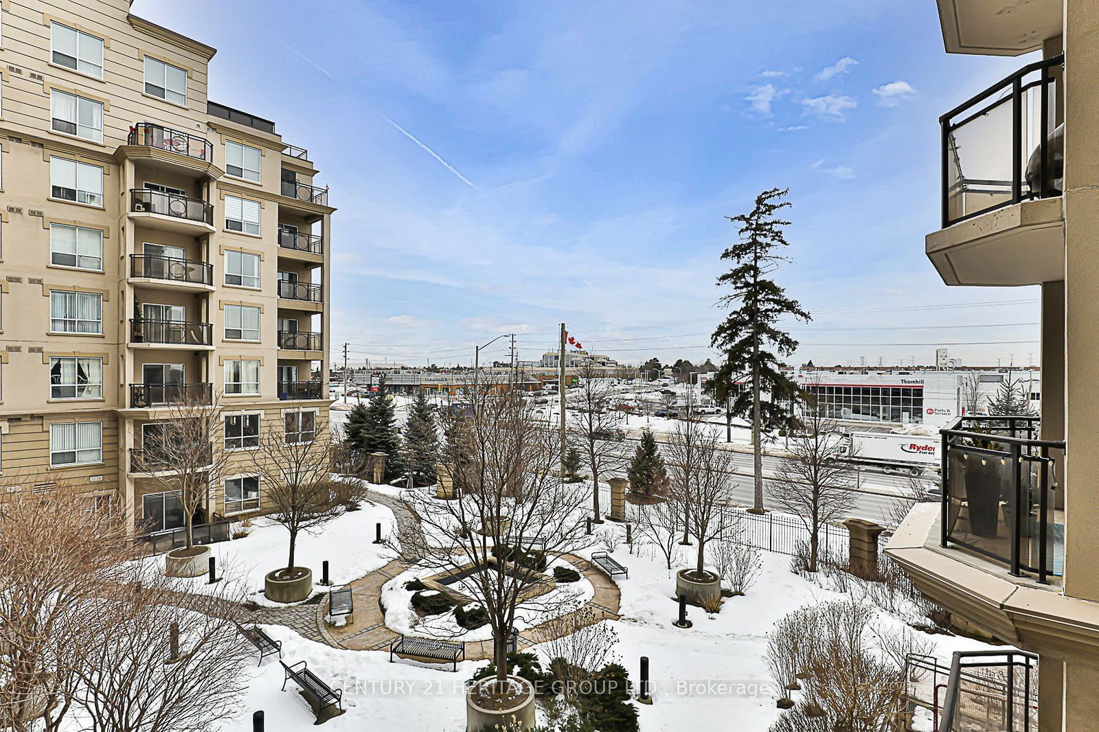 8 Maison Parc Crt, unit 305 for sale