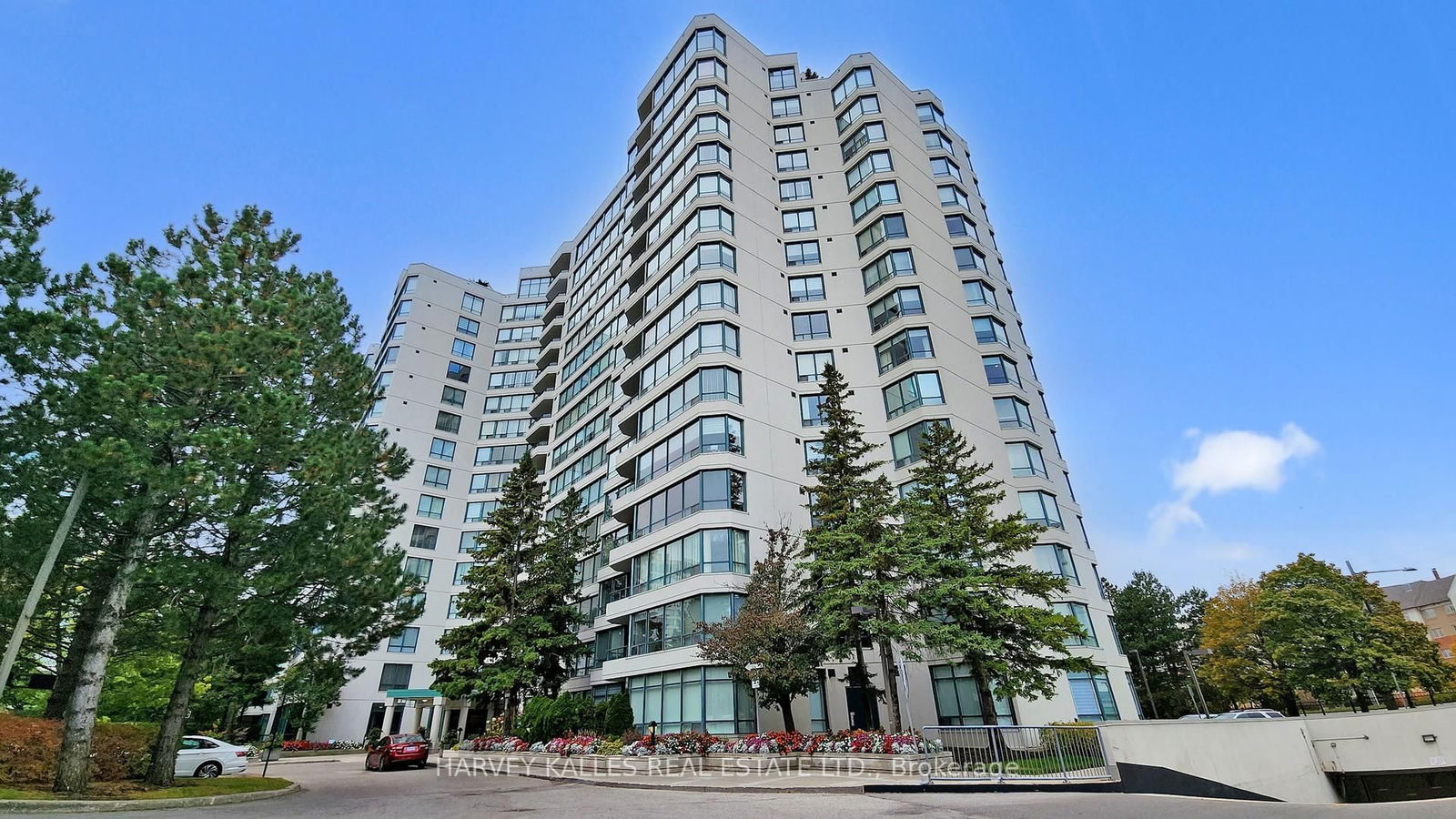 120 Promenade Circ, unit 212 for sale