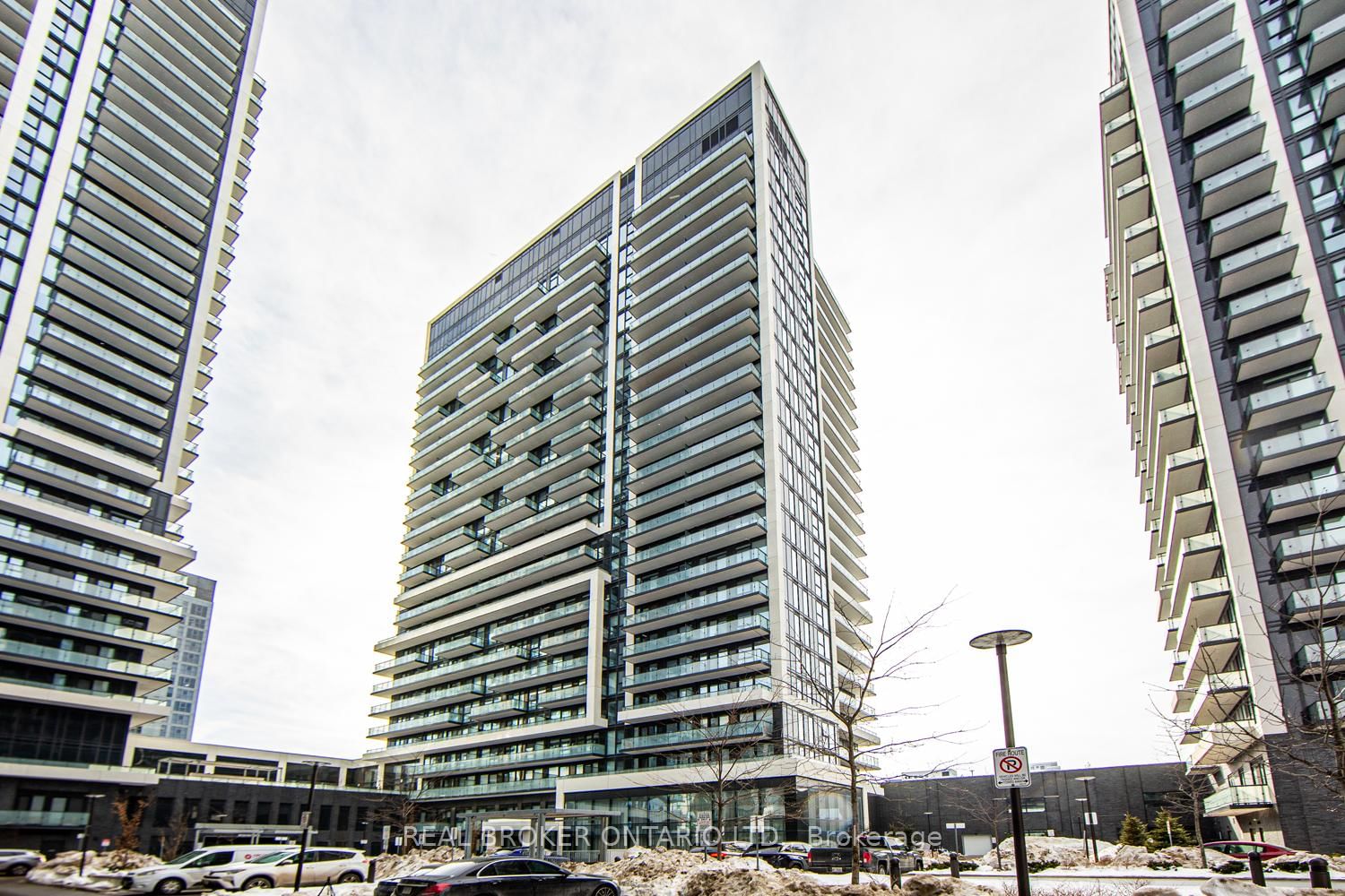 95 Oneida Cres, unit 811 for sale