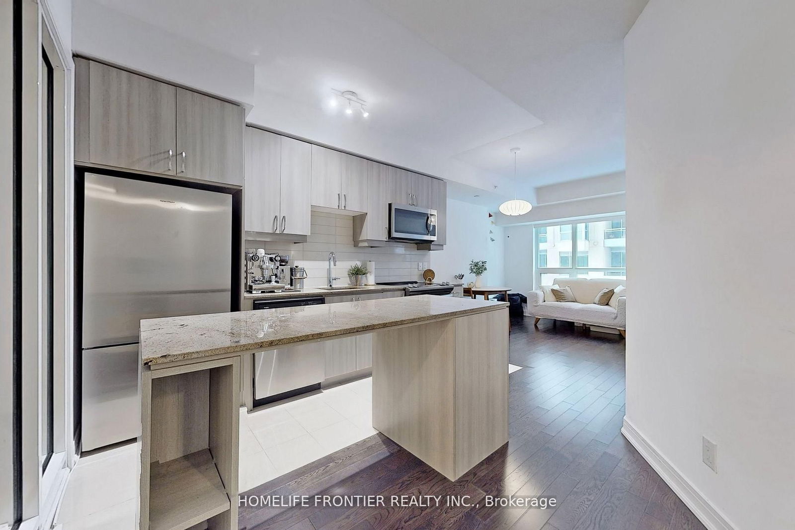 9205 Yonge St, unit 211NE for sale