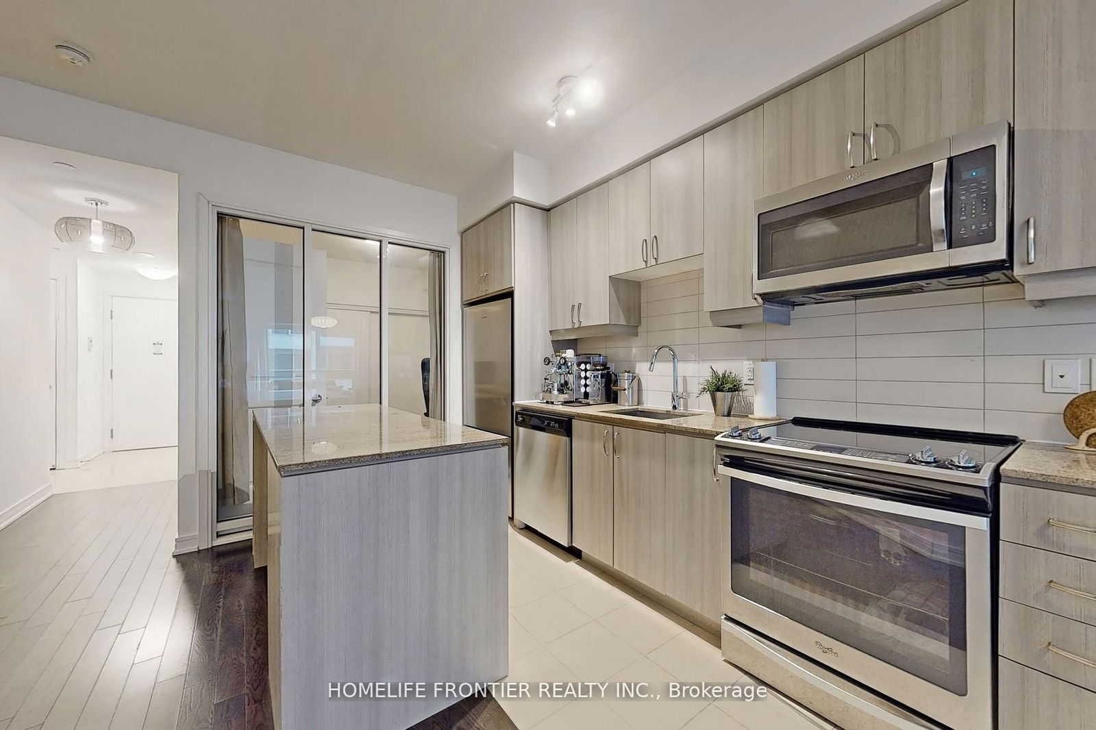 9205 Yonge St, unit 211NE for sale