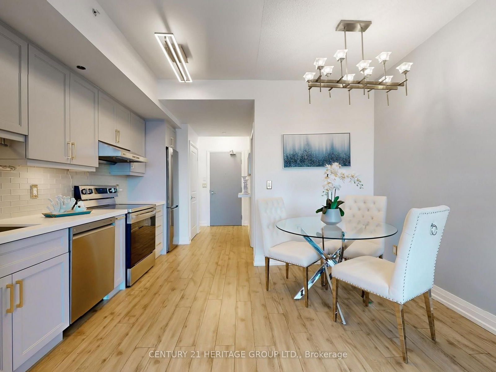 7165 Yonge St, unit PH105 for sale