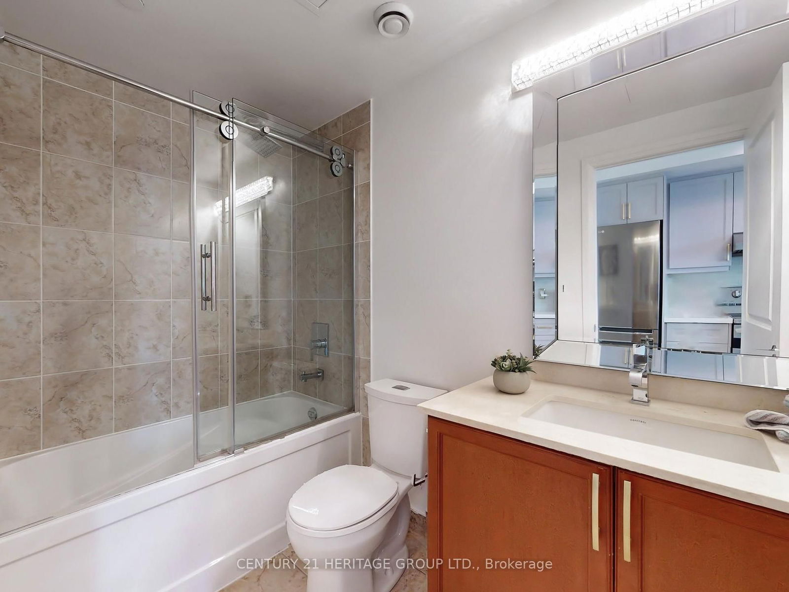 7165 Yonge St, unit PH105 for sale