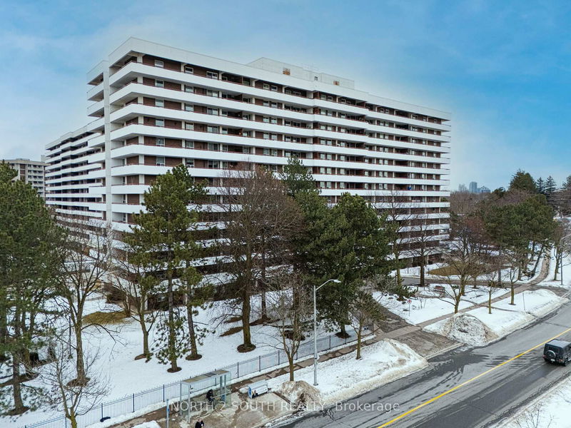 1 Royal Orchard Blvd, unit 703 for sale