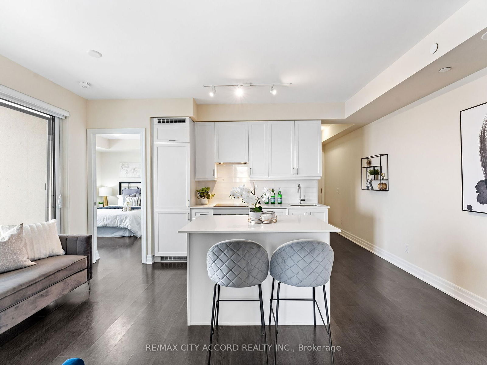 9085 Jane St, unit 1709 for sale