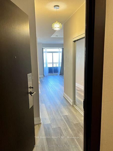 7890 Bathurst St, unit 2111 for rent