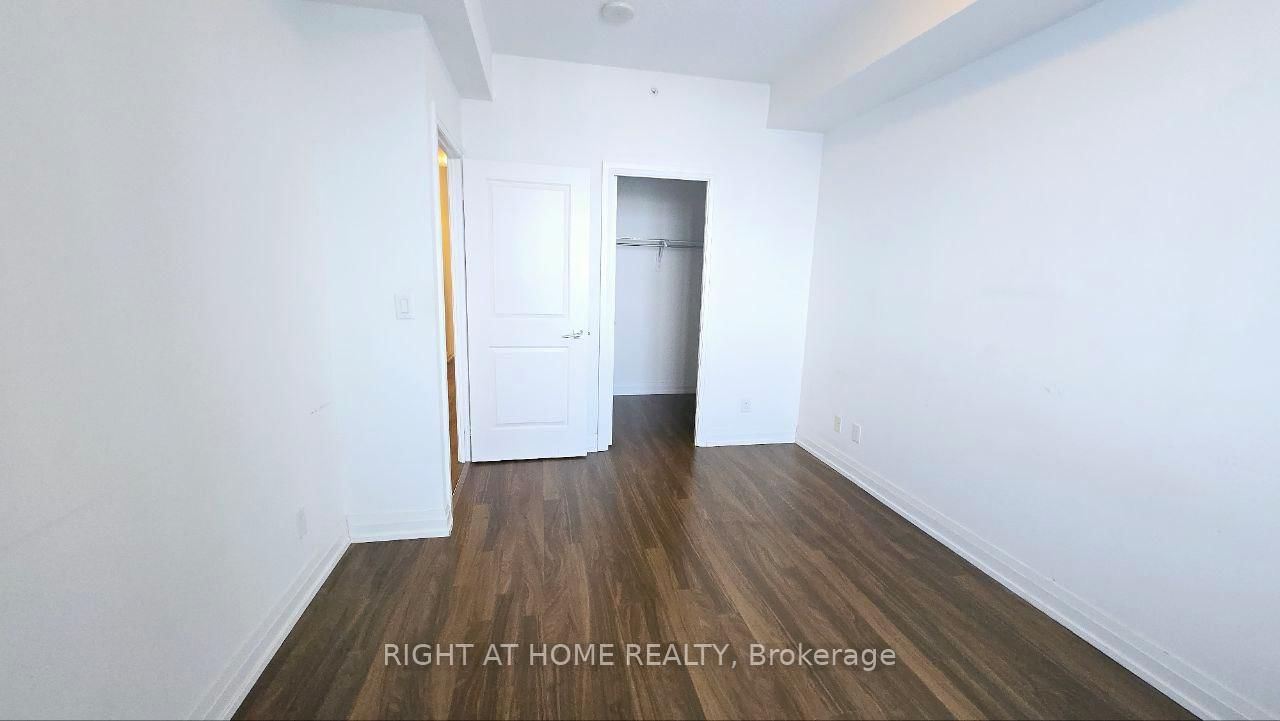 7167 Yonge St, unit 506 for rent