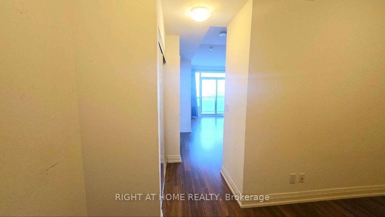 7167 Yonge St, unit 506 for rent