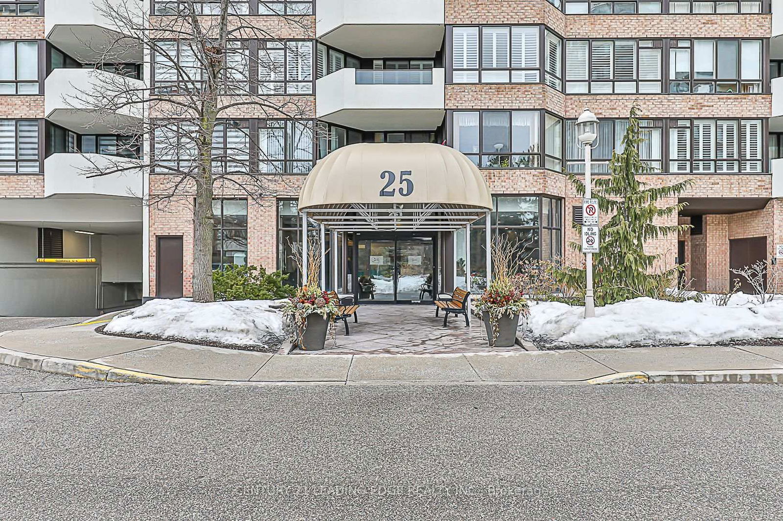 25 Austin Dr, unit 324 for sale