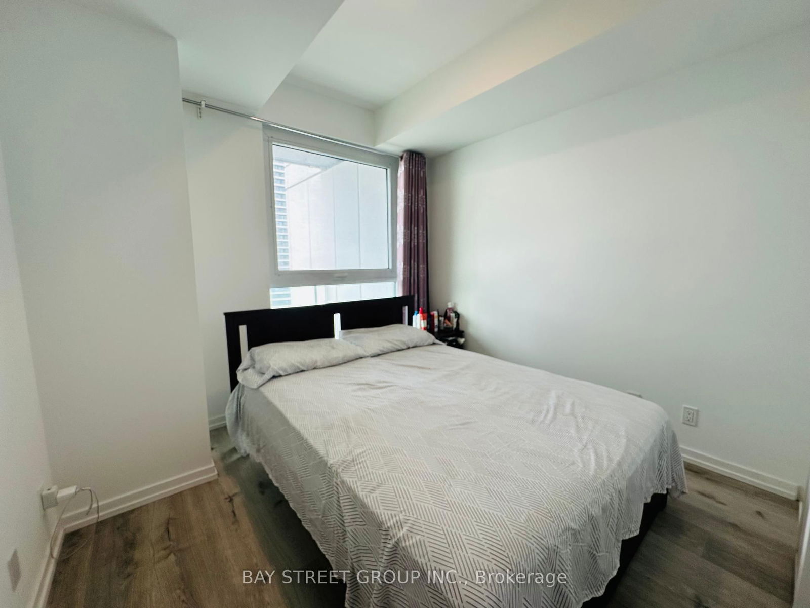 7890 Jane St, unit 2005 for rent