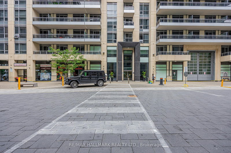 9205 Yonge St, unit 1702 for rent