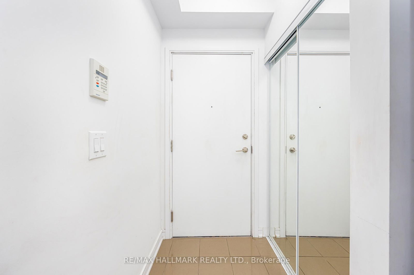 9205 Yonge St, unit 1702 for rent