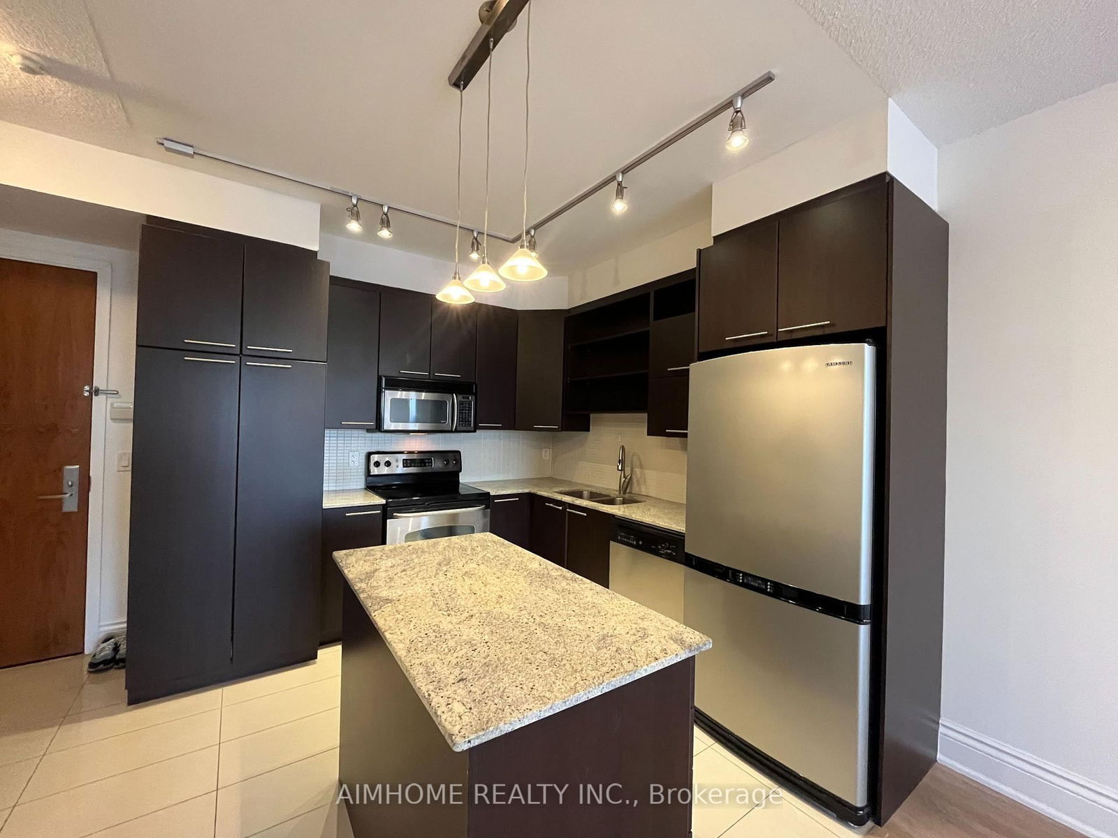 39 Galleria Pkwy, unit Lph06 for rent